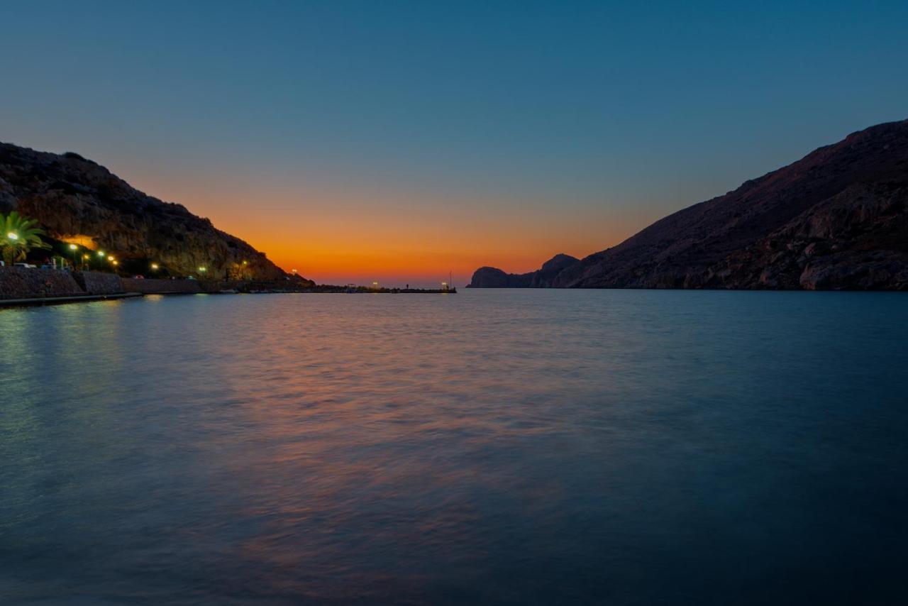 Dolphin Bay Seaside Resort & Suites Галисас Екстериор снимка